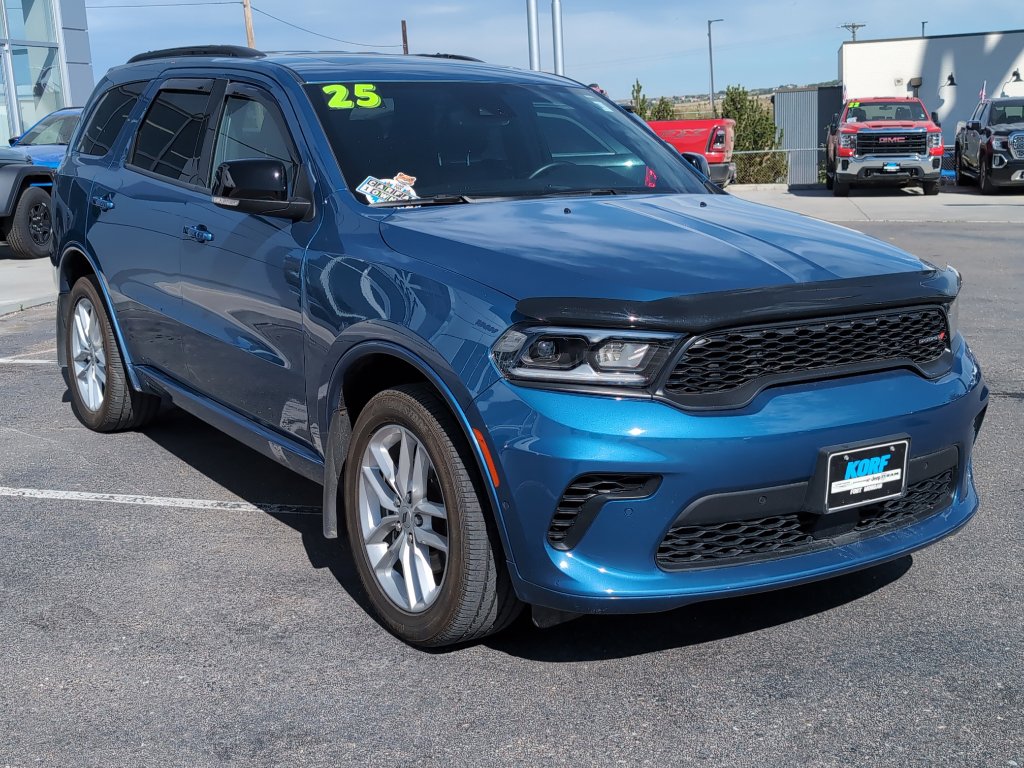 Used 2025 Dodge Durango GT image 3