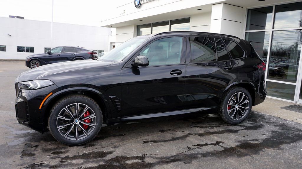New 2026 BMW X5 xDrive40i w/ M Sport Package AWD/4WD image 2