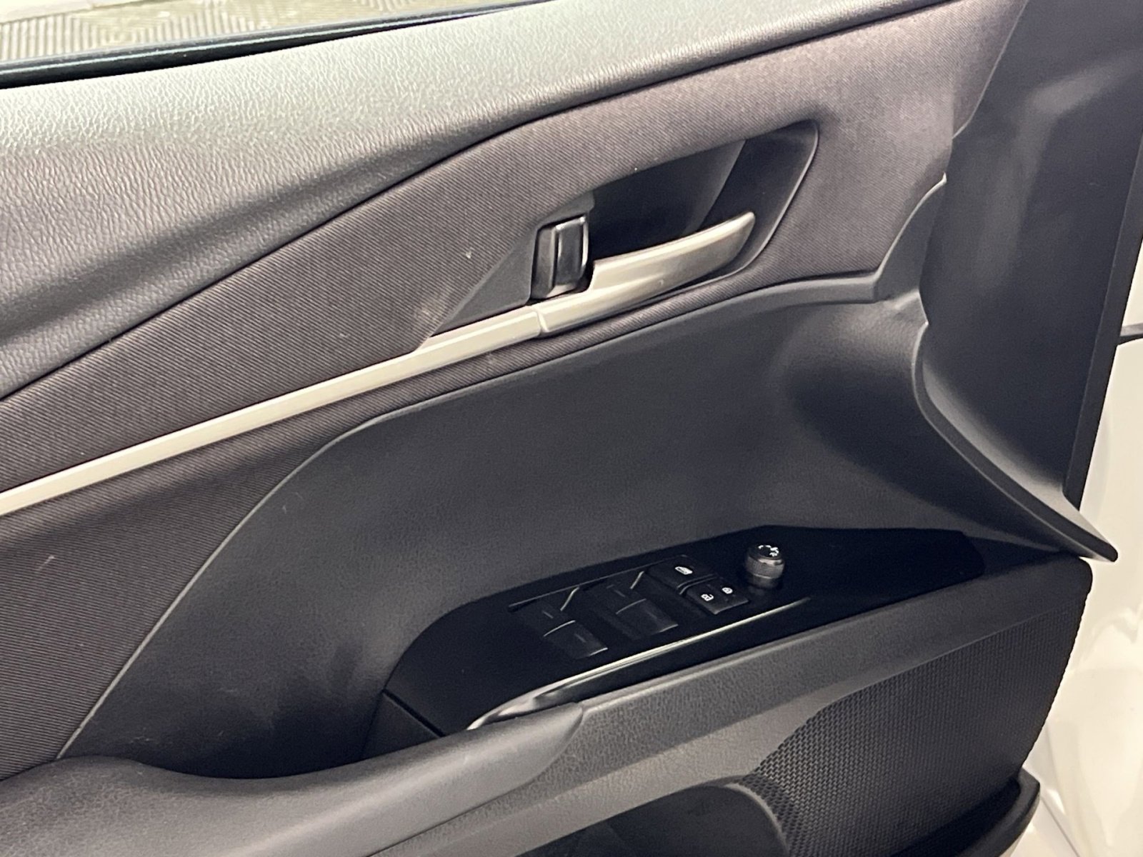 Used 2025 Toyota Camry LE image 15