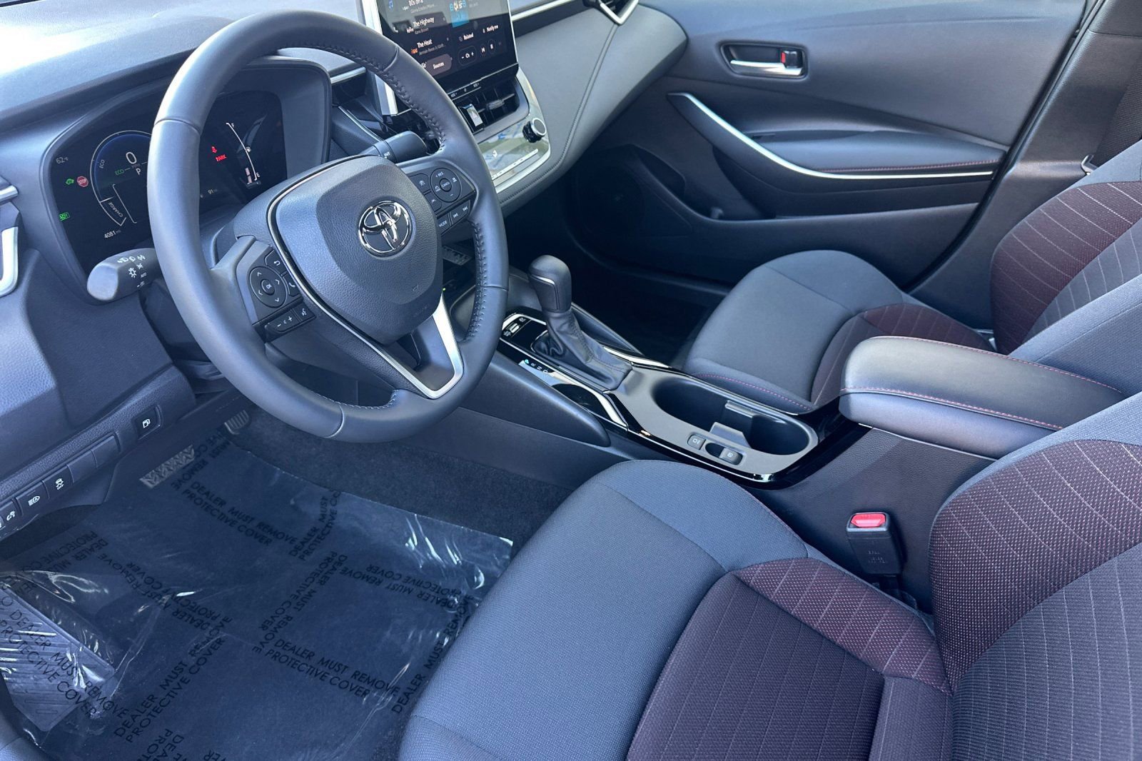 Used 2025 Toyota Corolla SE image 11