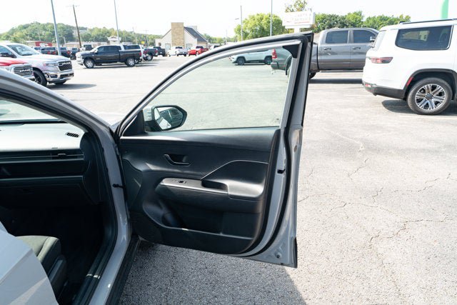 Used 2025 Hyundai Kona SEL AWD/4WD image 15