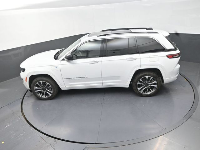 Used 2023 Jeep Grand Cherokee Overland AWD/4WD image 14