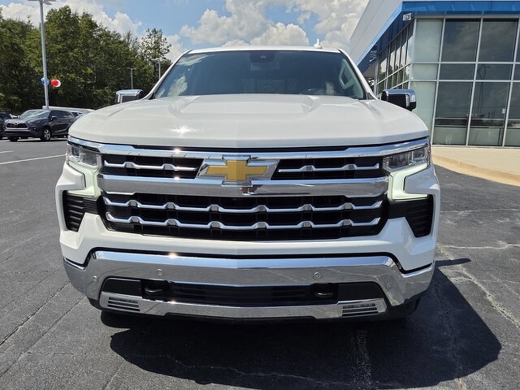 Used 2023 Chevrolet Silverado 1500 LTZ w/ LTZ Convenience Package II AWD/4WD image 3