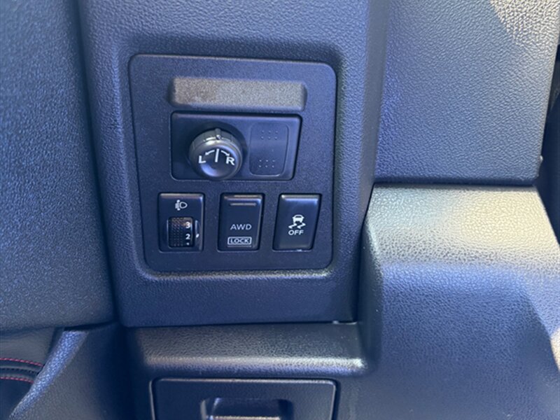 Used 2012 Nissan Rogue SL AWD/4WD image 17