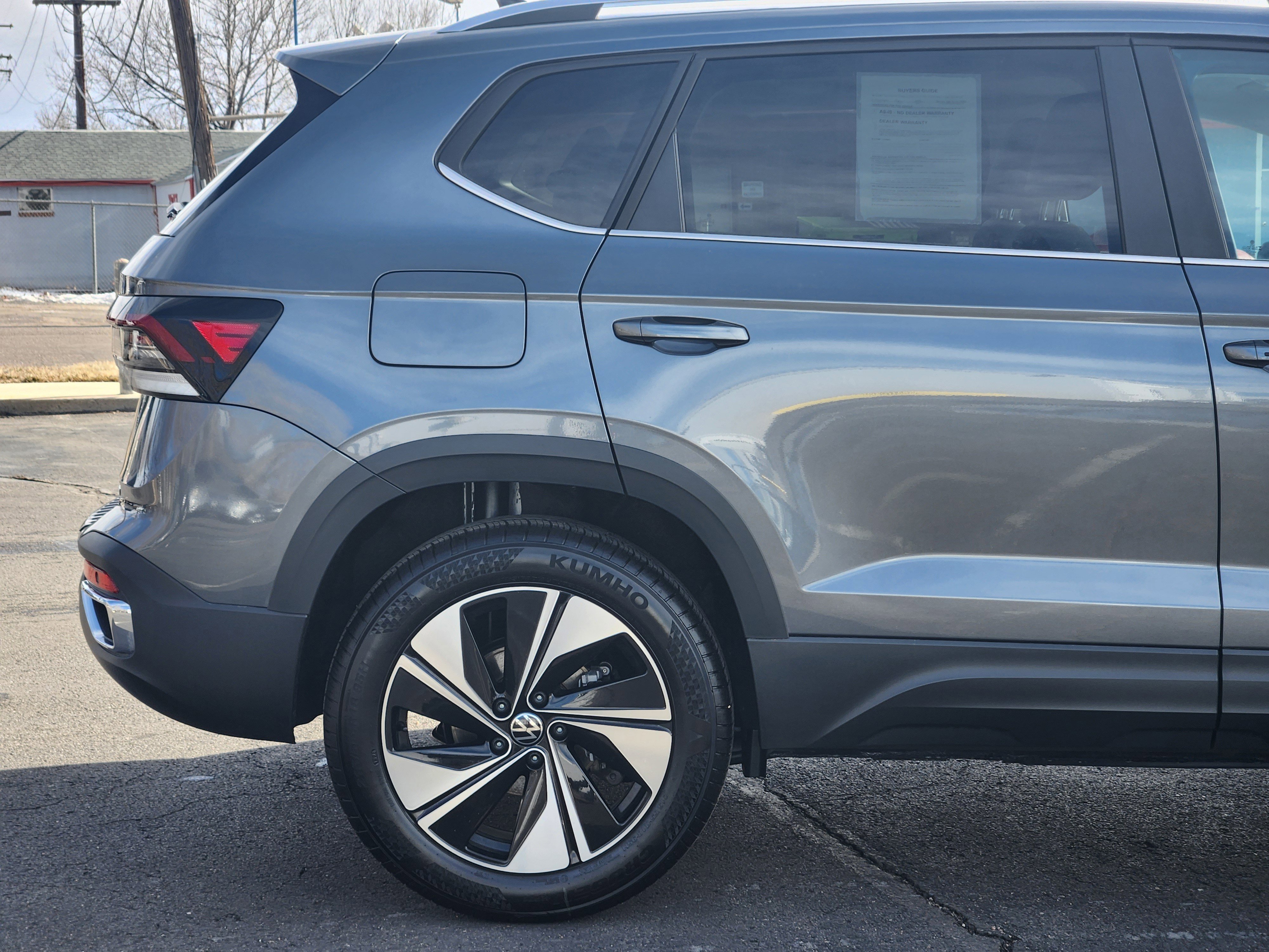 Used 2025 Volkswagen Taos SE image 7