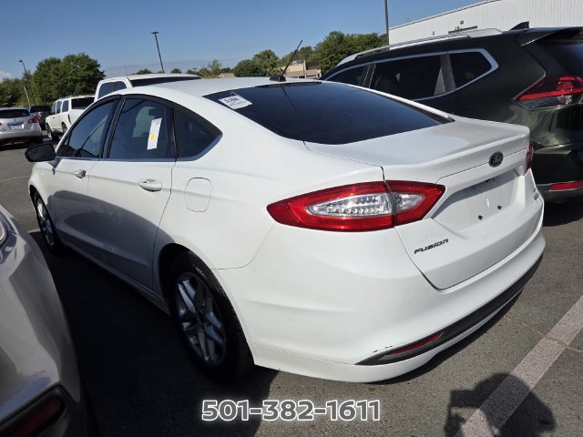 Used 2016 Ford Fusion SE FWD image 2