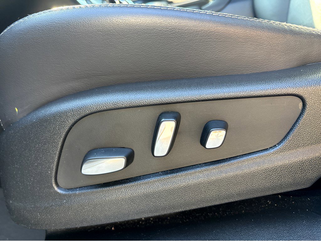 Certified 2025 Cadillac XT5 Premium Luxury image 17