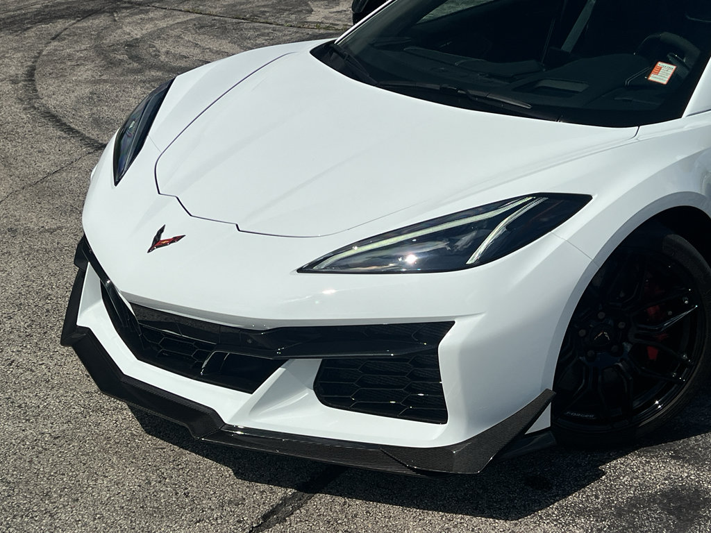 Used 2025 Chevrolet Corvette Z06 w/ Z07 Performance Package RWD image 8