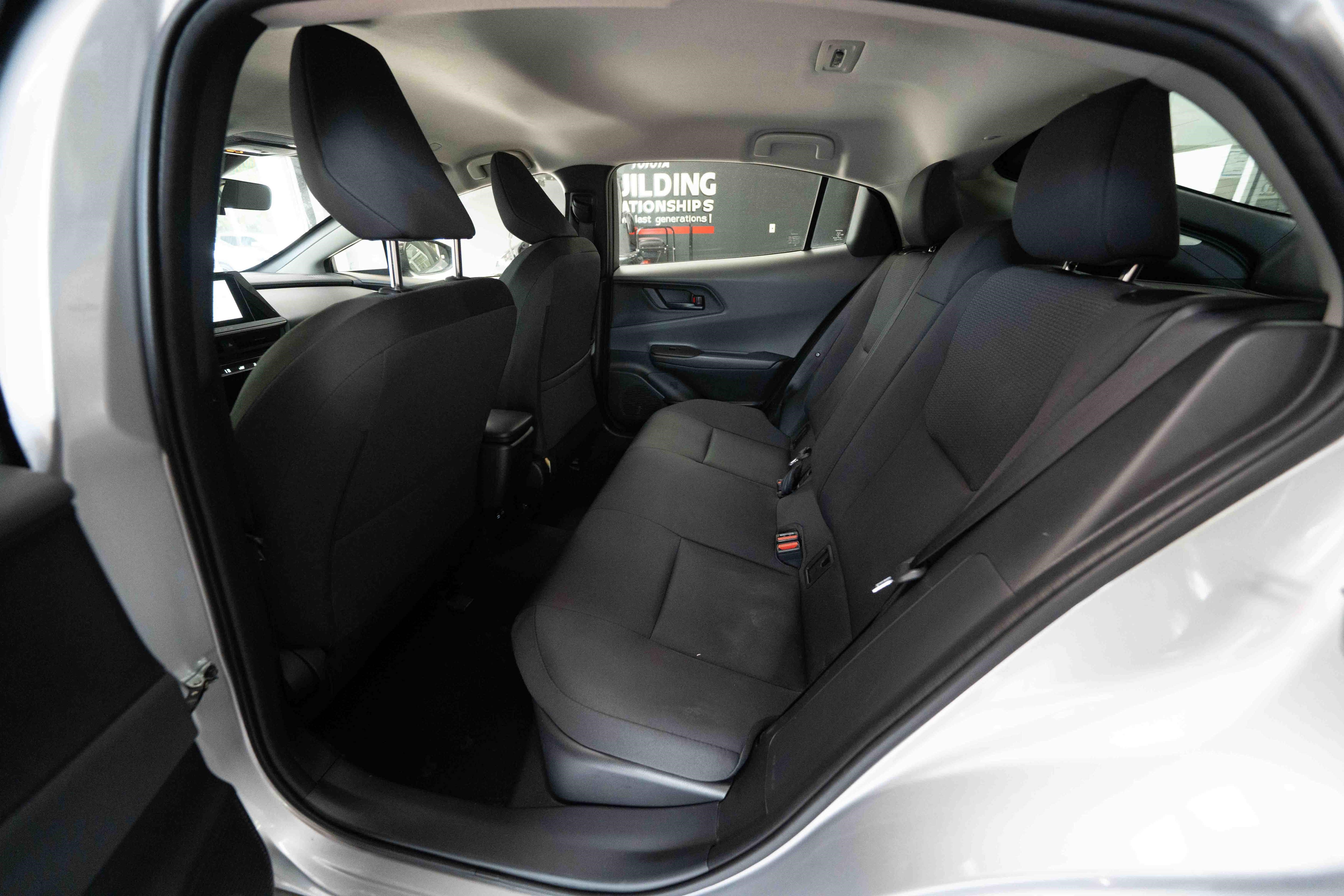 Used 2025 Toyota Prius LE FWD image 23