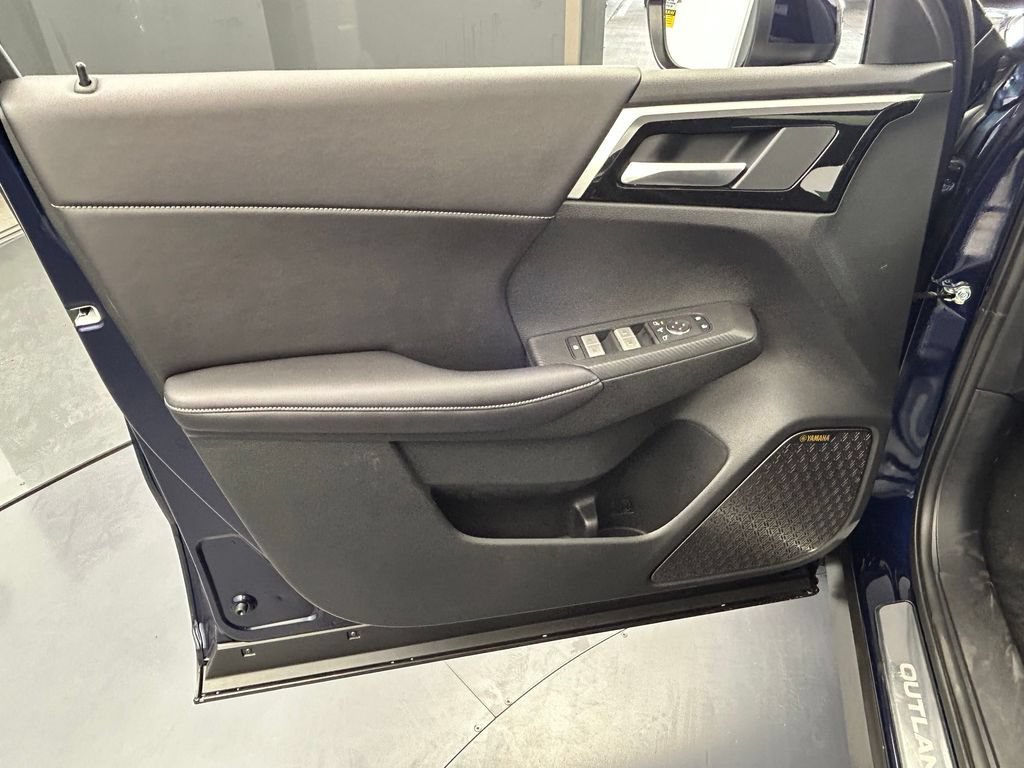 New 2026 Mitsubishi Outlander SE FWD image 16