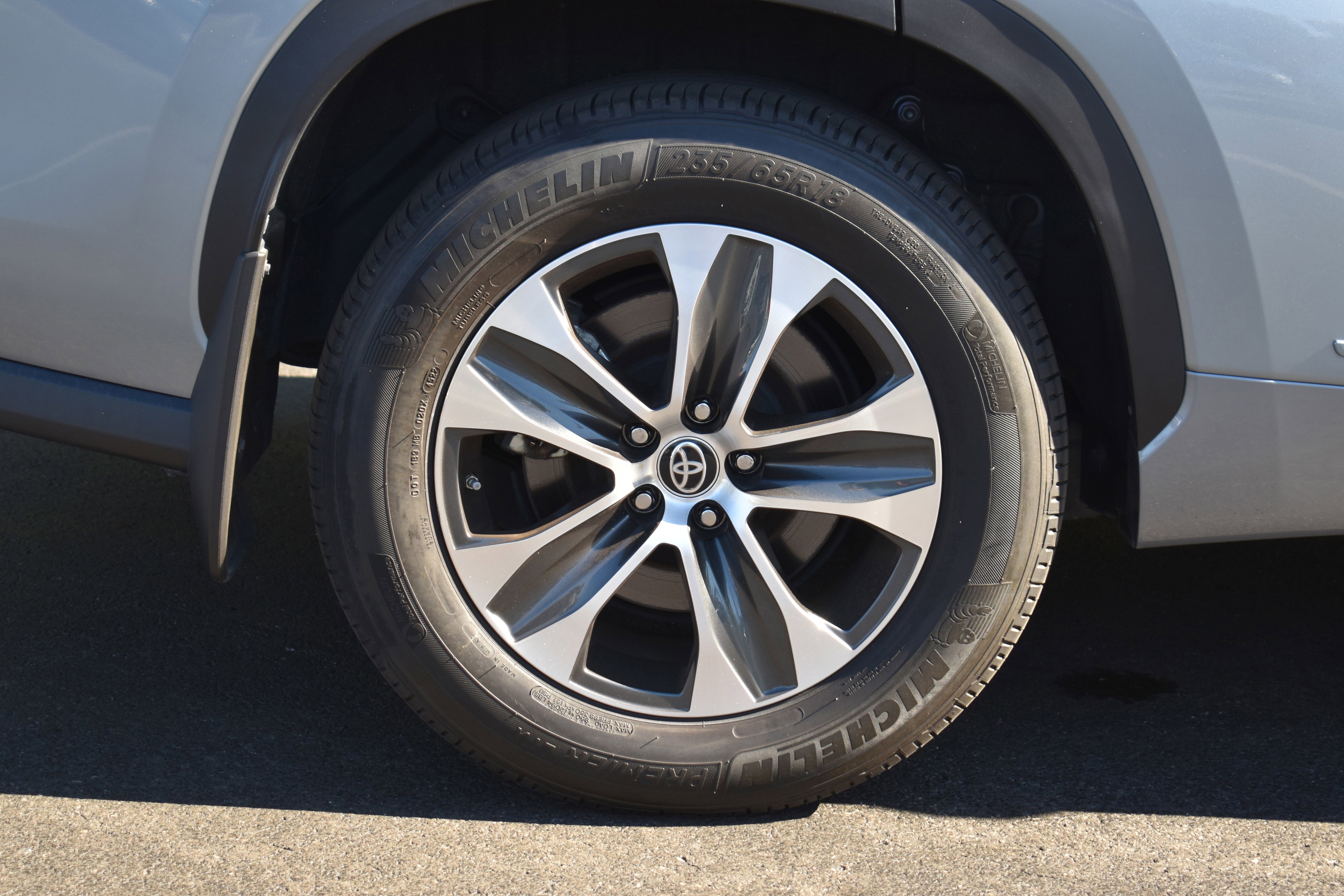 Used 2023 Toyota Highlander XLE image 41