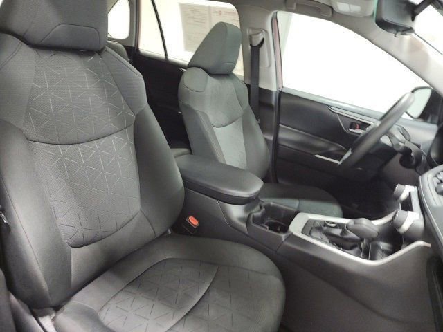Certified 2022 Toyota RAV4 XLE w/ Convenience Package image 19