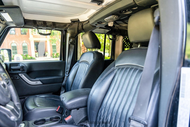 Used 2017 Jeep Wrangler Unlimited Rubicon w/ Connectivity Group AWD/4WD image 30