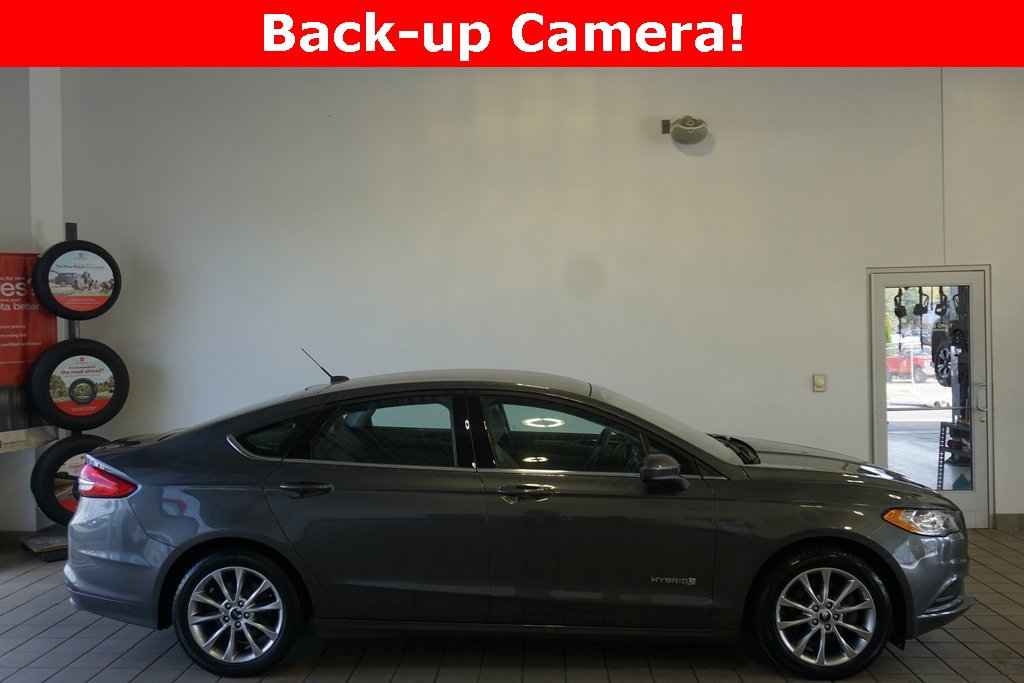 Used 2017 Ford Fusion S image 2