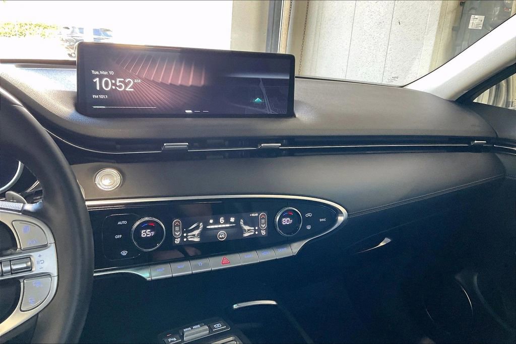 Used 2025 Genesis GV70 2.5T image 10