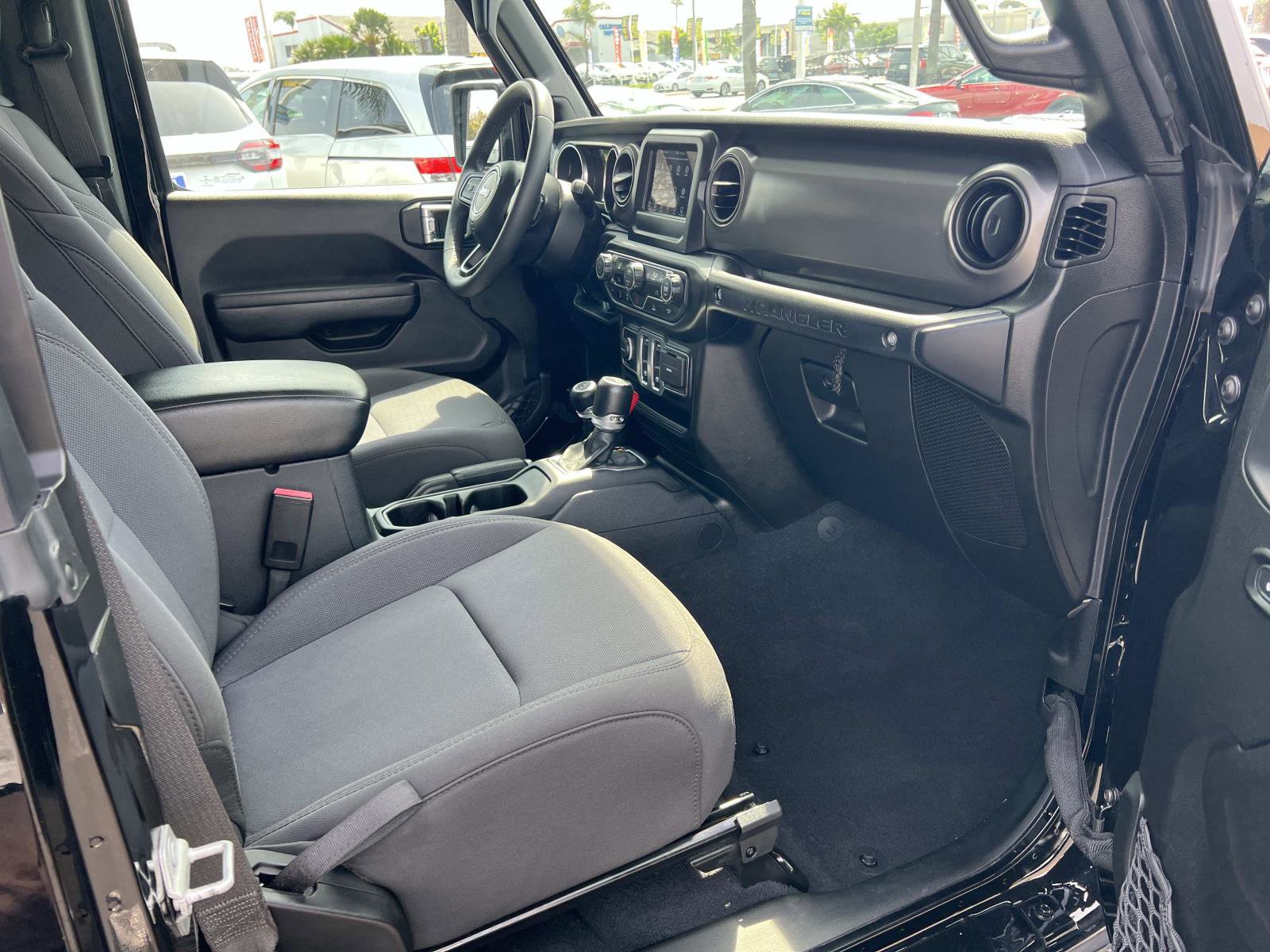 Used 2023 Jeep Wrangler Sport S image 27