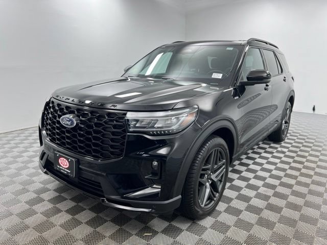 Used 2025 Ford Explorer ST-Line w/ Premium Package AWD/4WD image 2