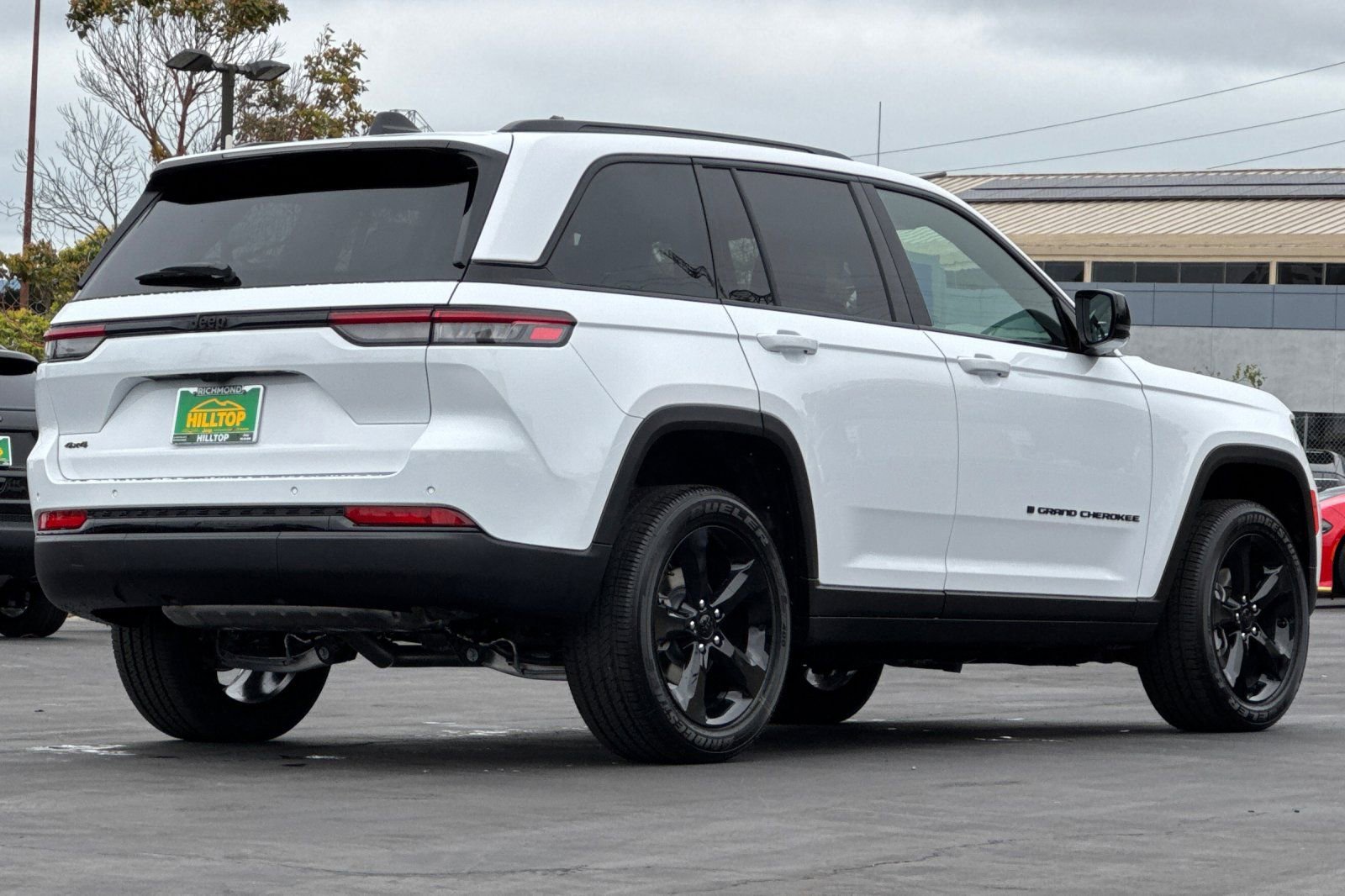 New 2025 Jeep Grand Cherokee Laredo image 4