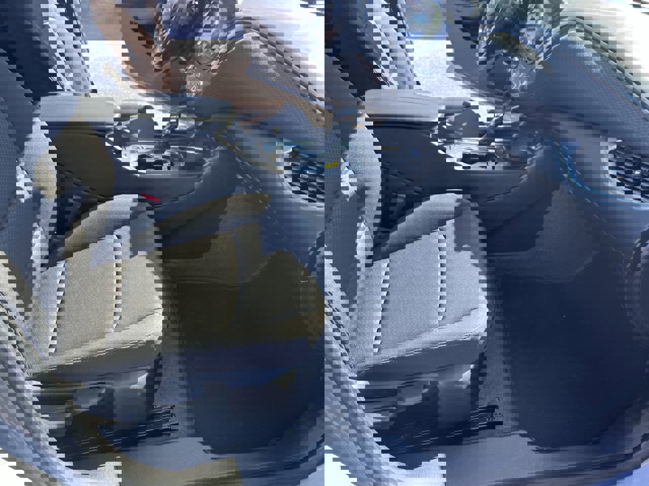 Used 2023 Chevrolet Malibu LT image 34