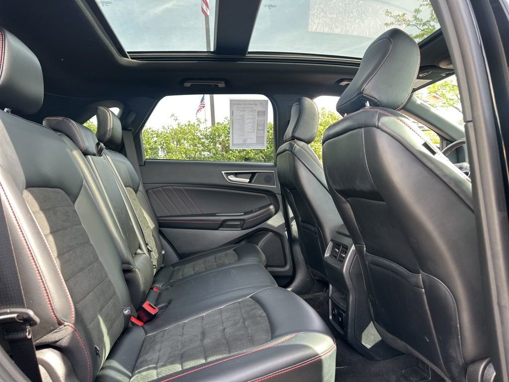 Used 2023 Ford Edge ST-Line w/ Class II Trailer Tow Package AWD/4WD image 30