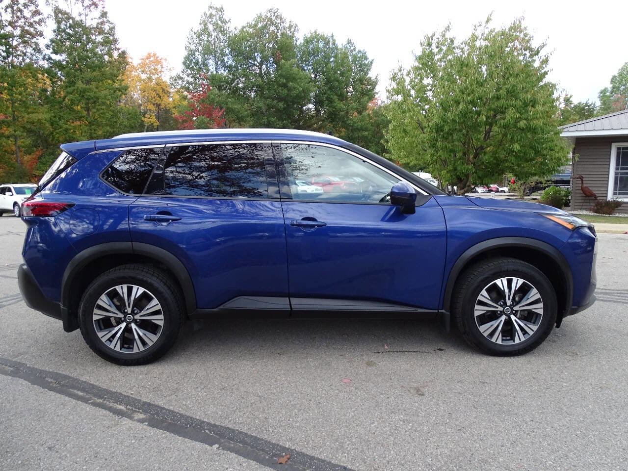 Used 2021 Nissan Rogue SV image 43