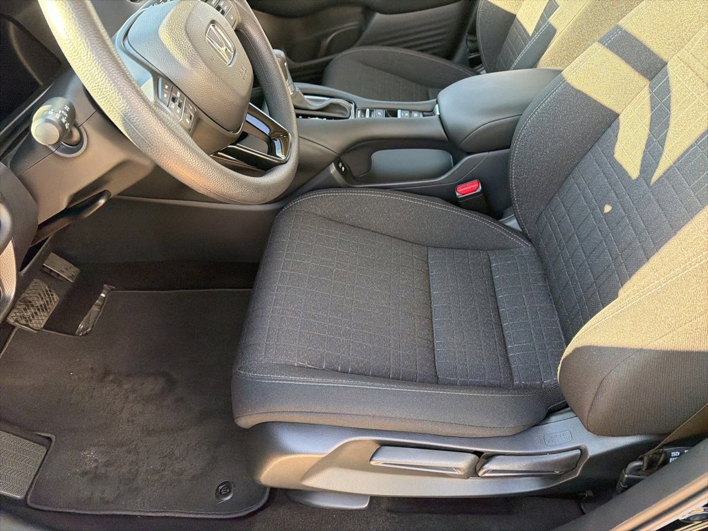 Certified 2025 Honda HR-V LX image 7