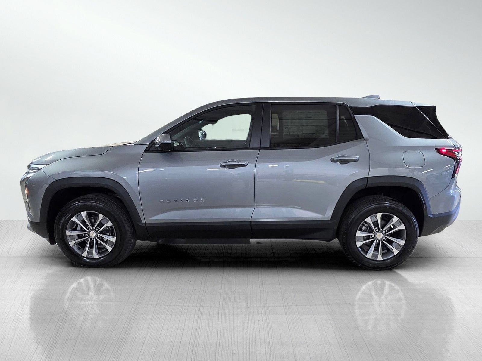 New 2027 Chevrolet Equinox LT w/ Safety and Technology Package FWD image 4