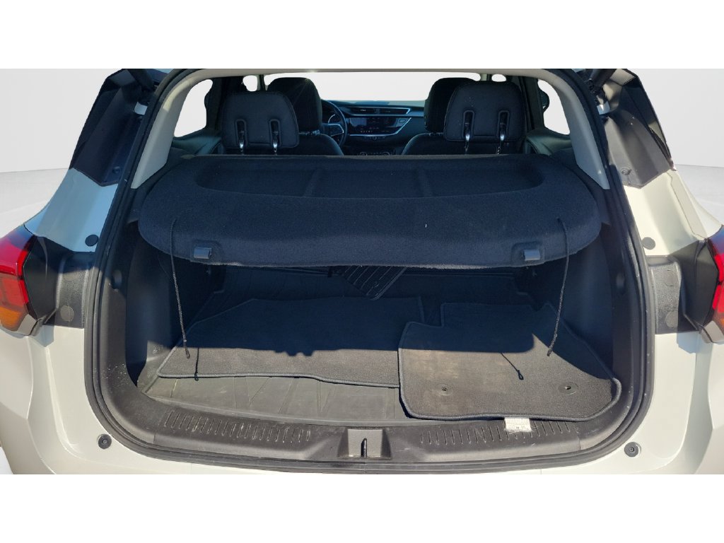 Used 2022 Buick Encore GX Select w/ Sport Touring Package FWD image 9