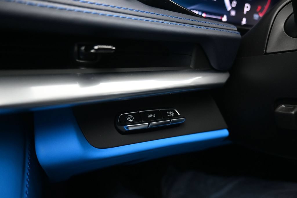 Used 2021 Chevrolet Corvette Stingray Premium Conv w/ Z51 Performance Package RWD image 33