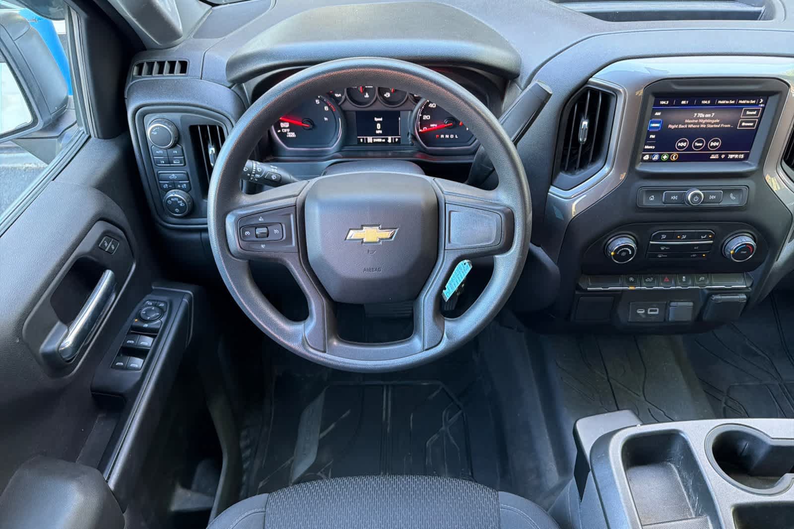 Used 2021 Chevrolet Silverado 1500 Custom AWD/4WD image 16