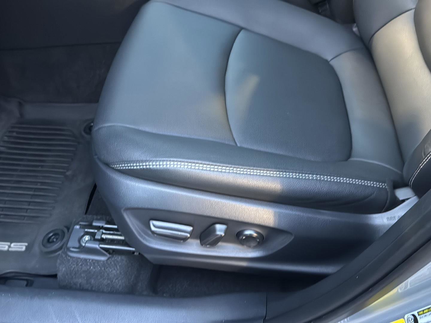 Certified 2025 Toyota Corolla Cross XLE image 28