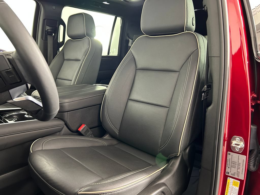 Used 2025 Chevrolet Suburban Premier w/ Sun And Tow Package AWD/4WD image 5