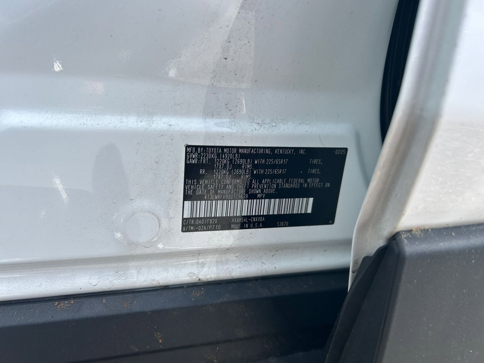 Used 2025 Toyota RAV4 LE AWD/4WD image 28