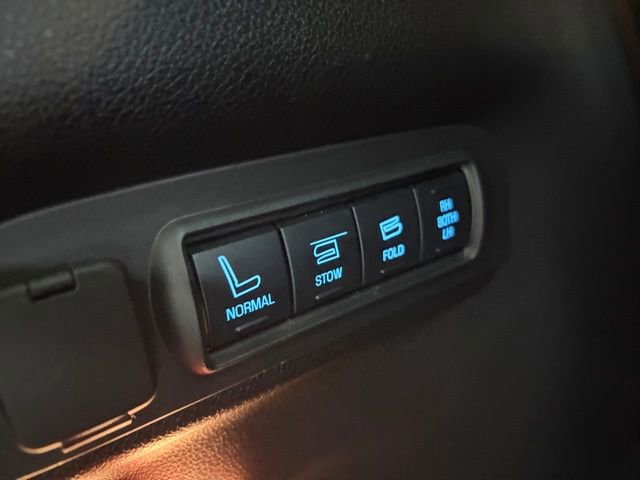 Used 2017 Ford Explorer Limited w/ Equipment Group 301A FWD image 13