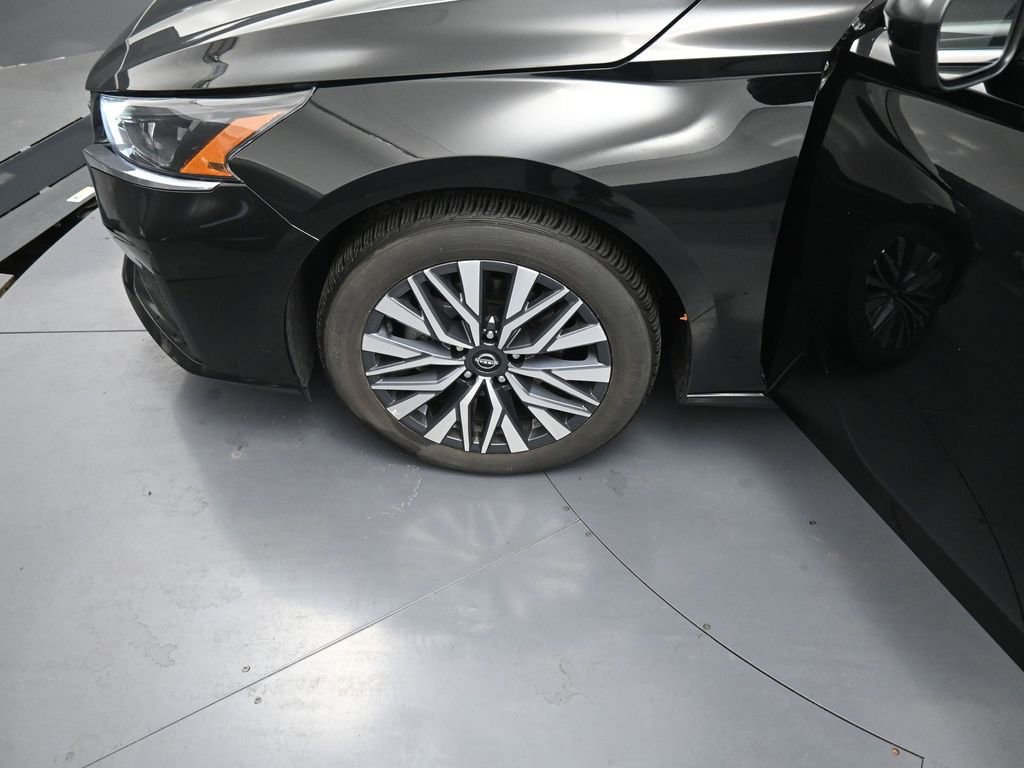 Used 2024 Nissan Altima 2.5 SV image 15