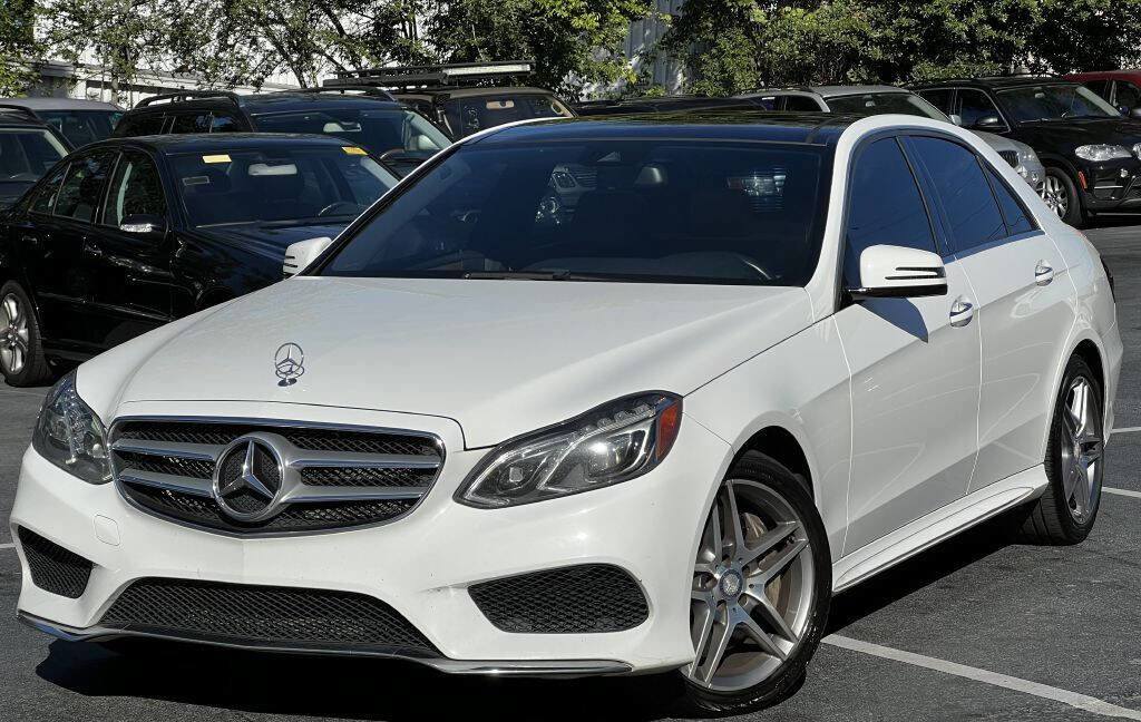 Used 2014 Mercedes-Benz E 550 4MATIC Sedan image 1