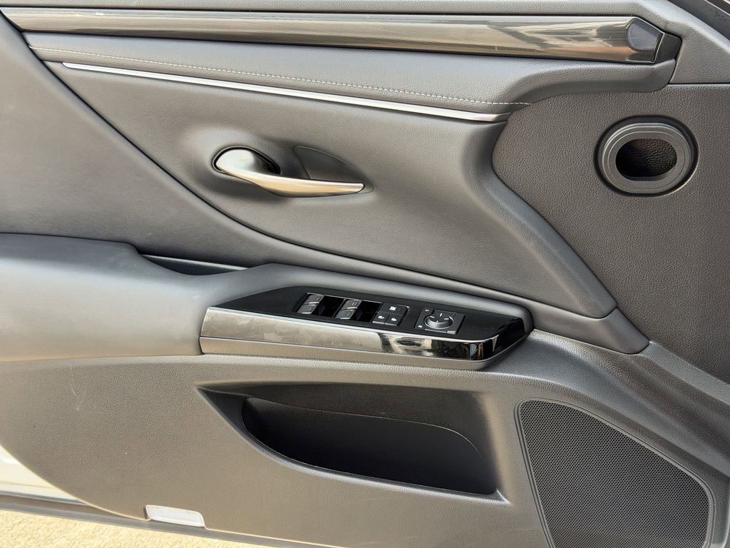 Used 2024 Lexus ES 350 w/ Accessory Package (Z2) FWD image 25