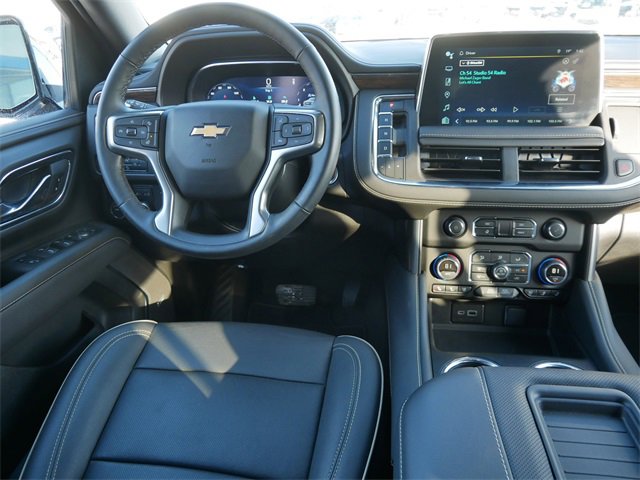 Used 2024 Chevrolet Suburban Premier image 18