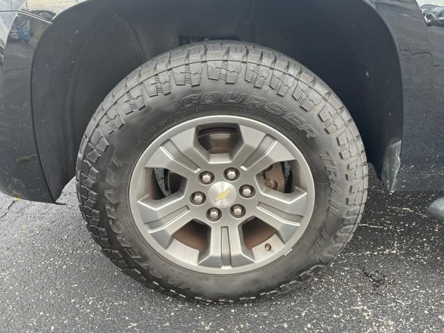 Used 2017 Chevrolet Suburban LT AWD/4WD image 17