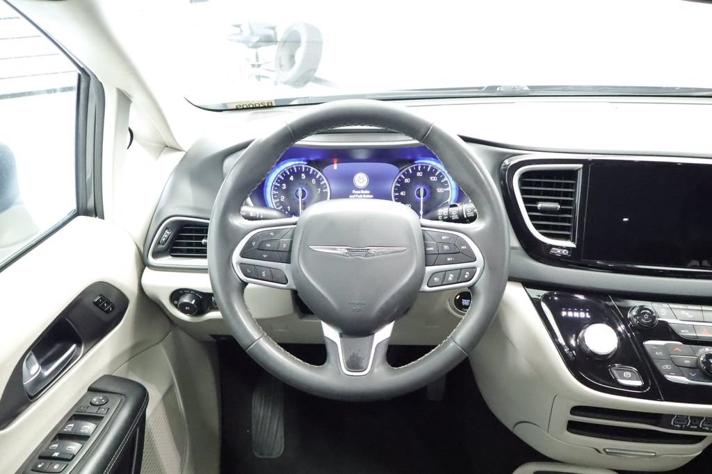Certified 2023 Chrysler Pacifica Touring-L FWD image 23