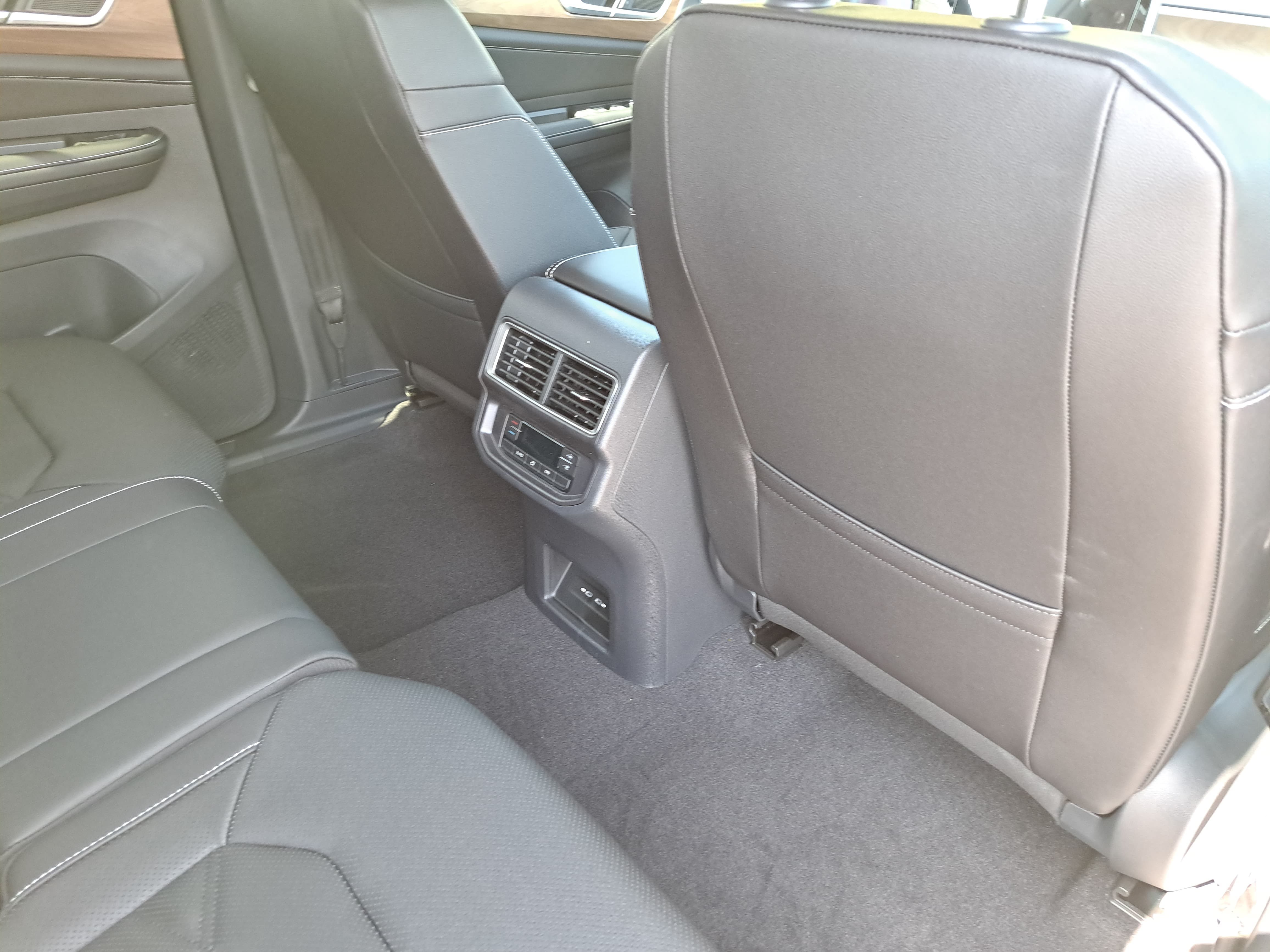 New 2026 Volkswagen Atlas SE AWD/4WD image 11