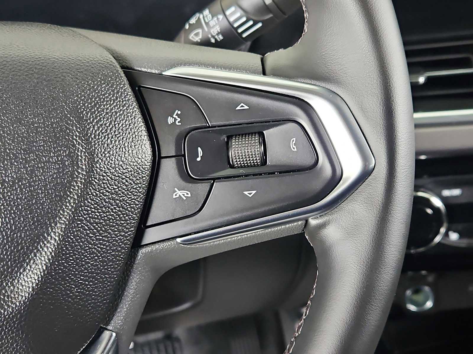 Certified 2025 Chevrolet Trax ACTIV w/ Driver Confidence Package image 24