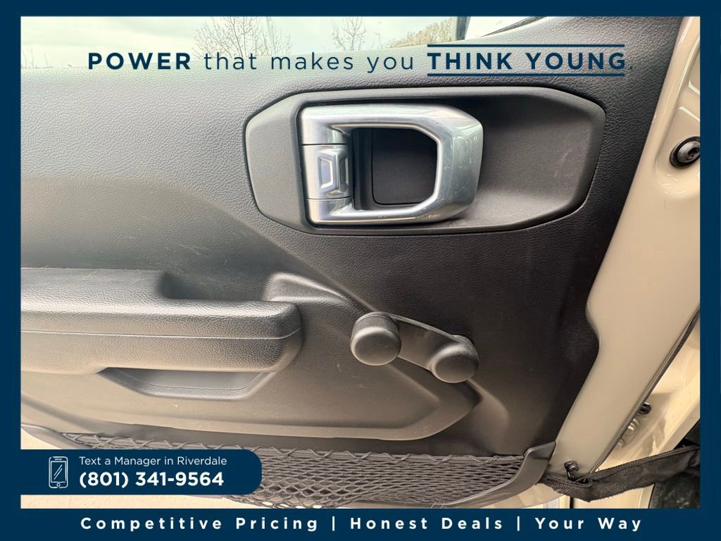 Used 2022 Jeep Wrangler Willys image 14