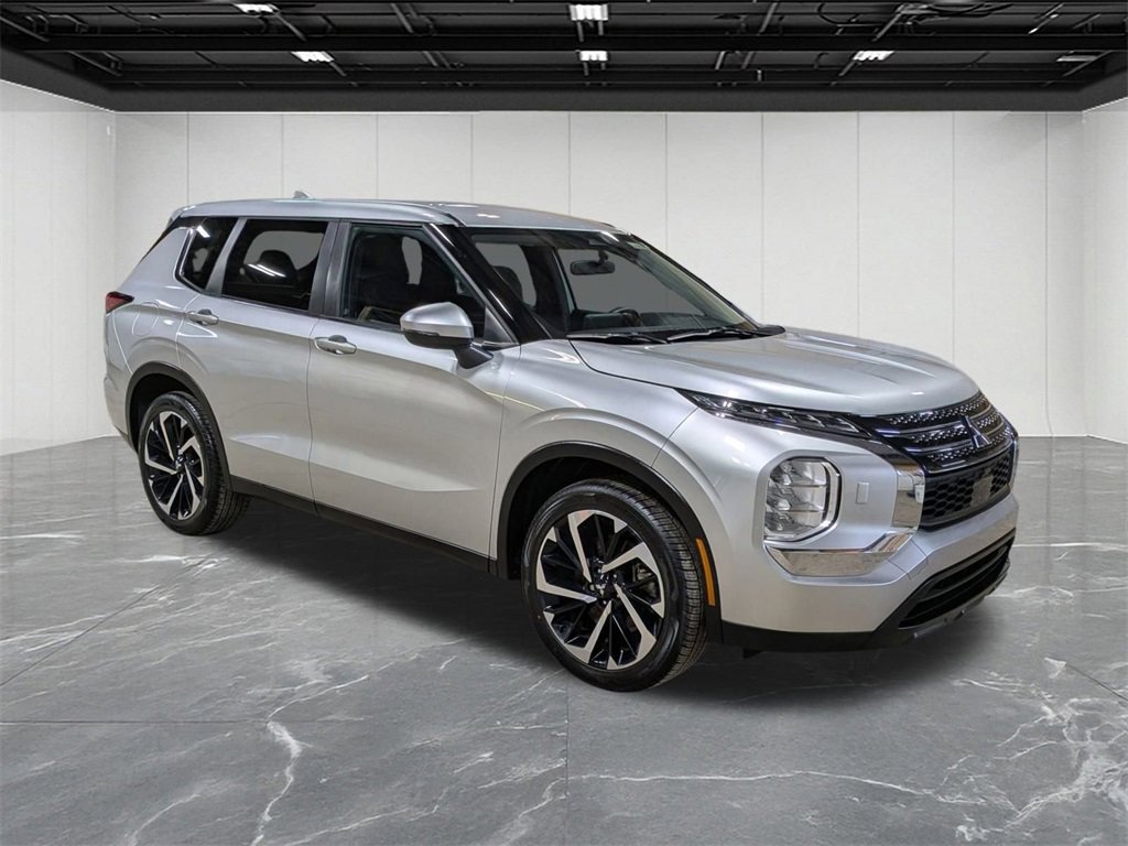 Used 2022 Mitsubishi Outlander ES image 7