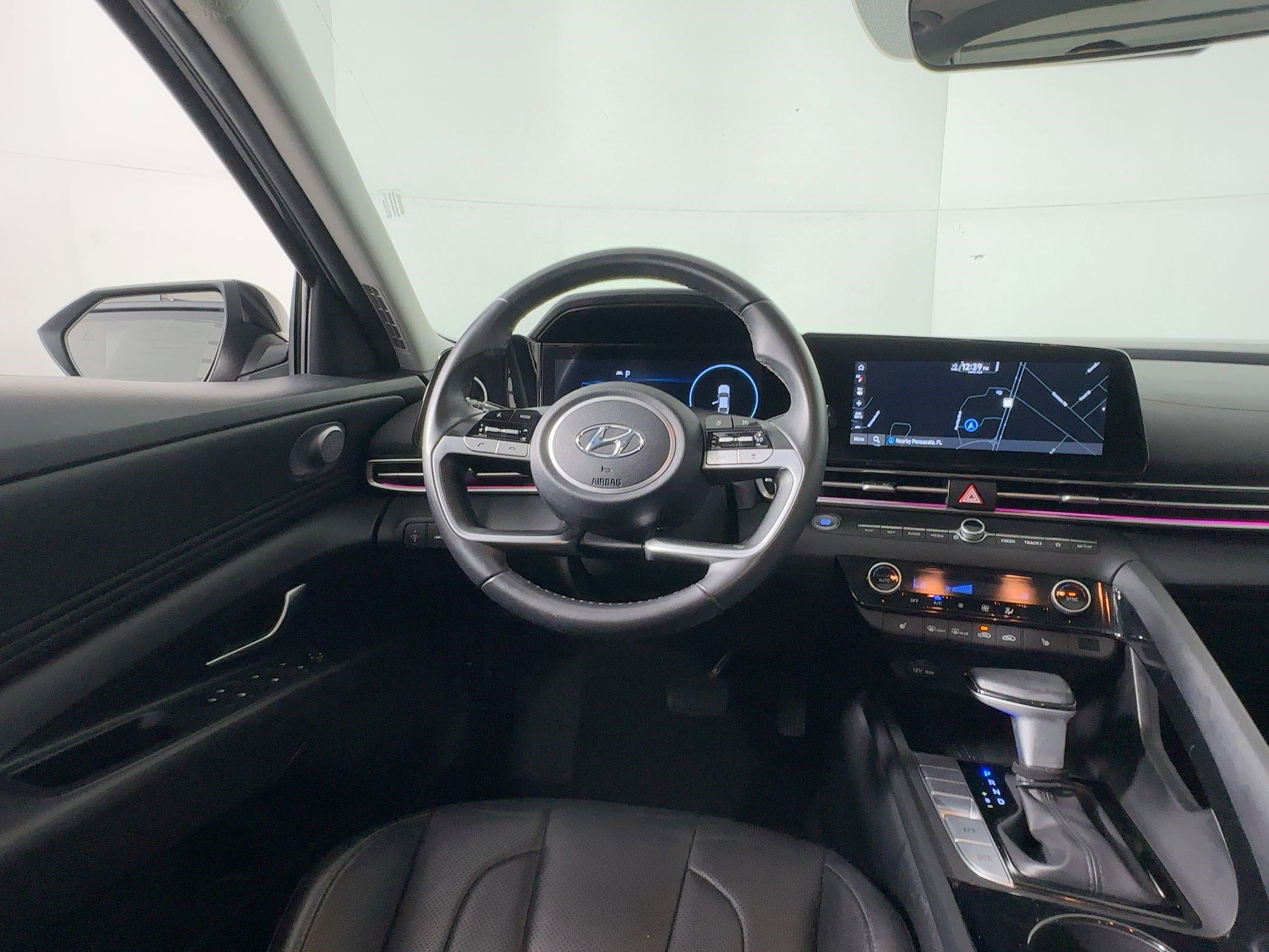 Used 2023 Hyundai Elantra Limited image 28