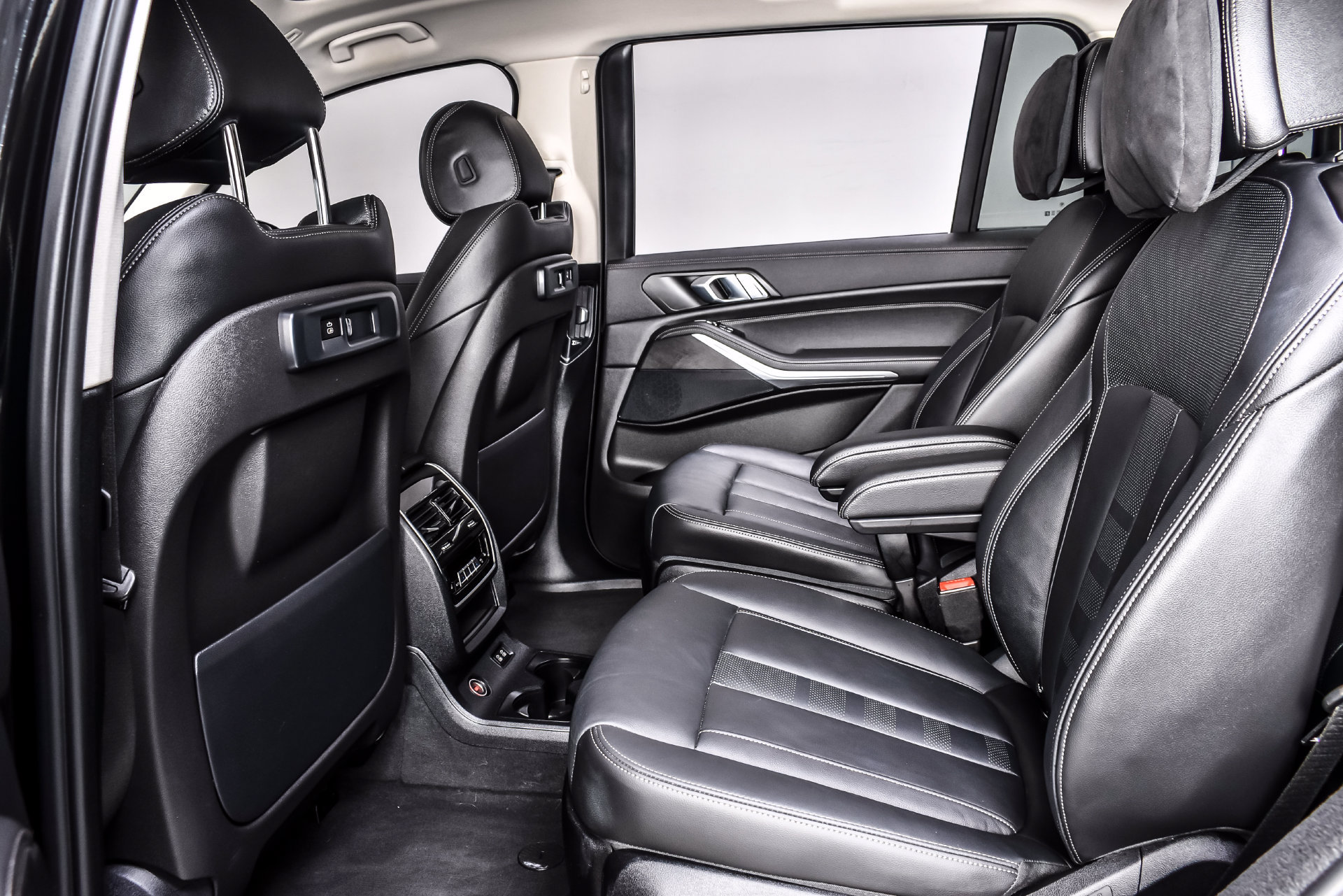 Used 2022 BMW X7 xDrive40i w/ Premium Package AWD/4WD image 19