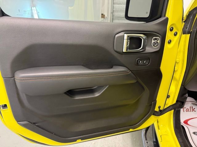 Used 2023 Jeep Gladiator Mojave w/ LED Lighting Group AWD/4WD image 13