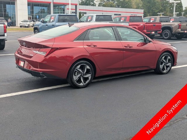 Used 2023 Hyundai Elantra Limited FWD image 4