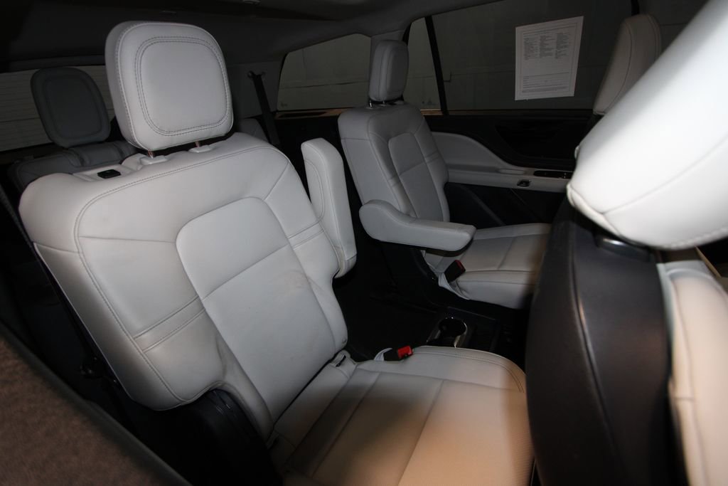 Used 2025 Lincoln Aviator AWD image 27