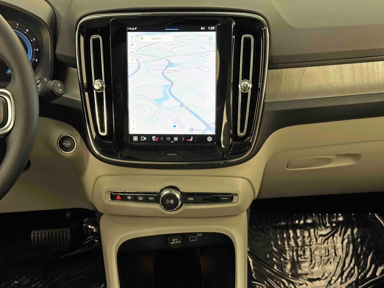 Used 2024 Volvo XC40 B5 Ultimate w/ Protection Package Premier image 25